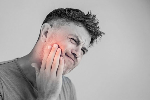 درد ایمپلنت دندان چقدر طول میکشد